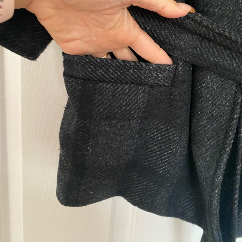 Banana Republic black wool coat - Picture 7 of 7